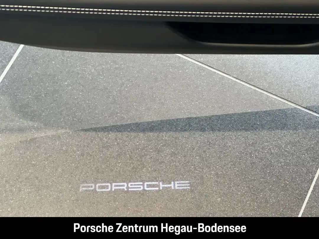 Porsche 992 - Thumbnail 12