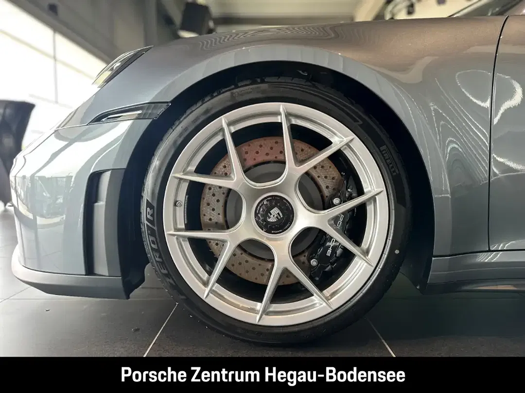 Porsche 992 - Thumbnail 6