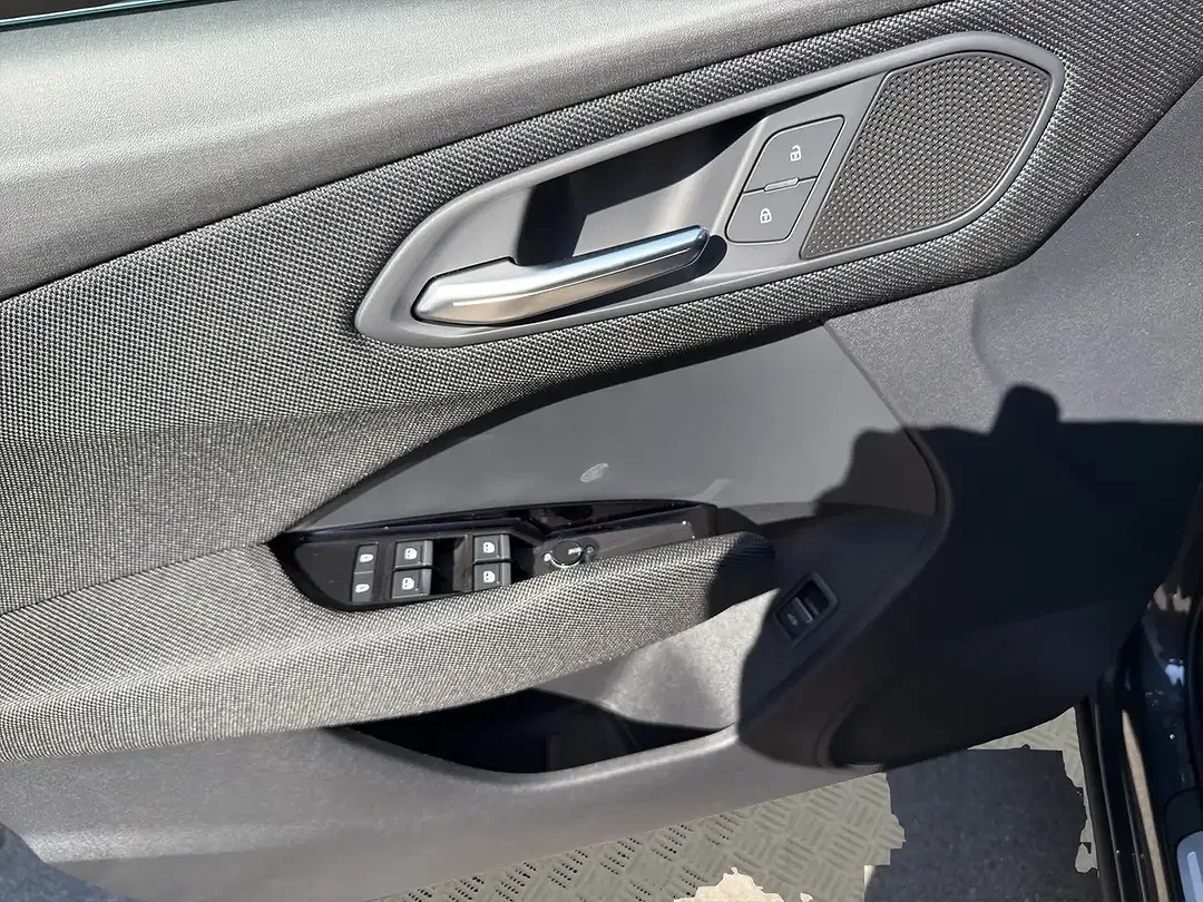 Audi Q3 - Thumbnail 9