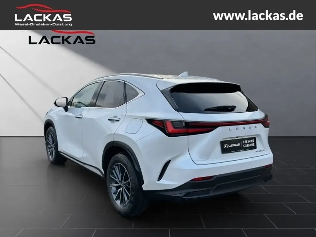 Lexus NX 450h+ - Thumbnail 3