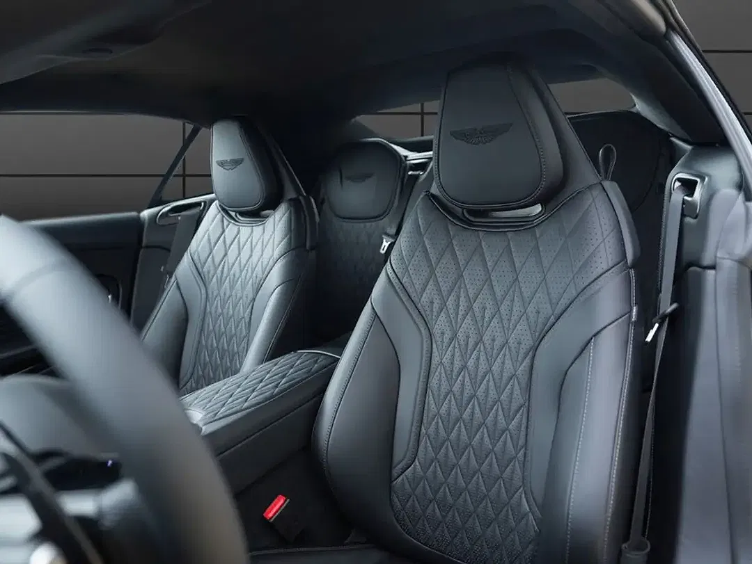 Aston Martin DB12 - Thumbnail 11