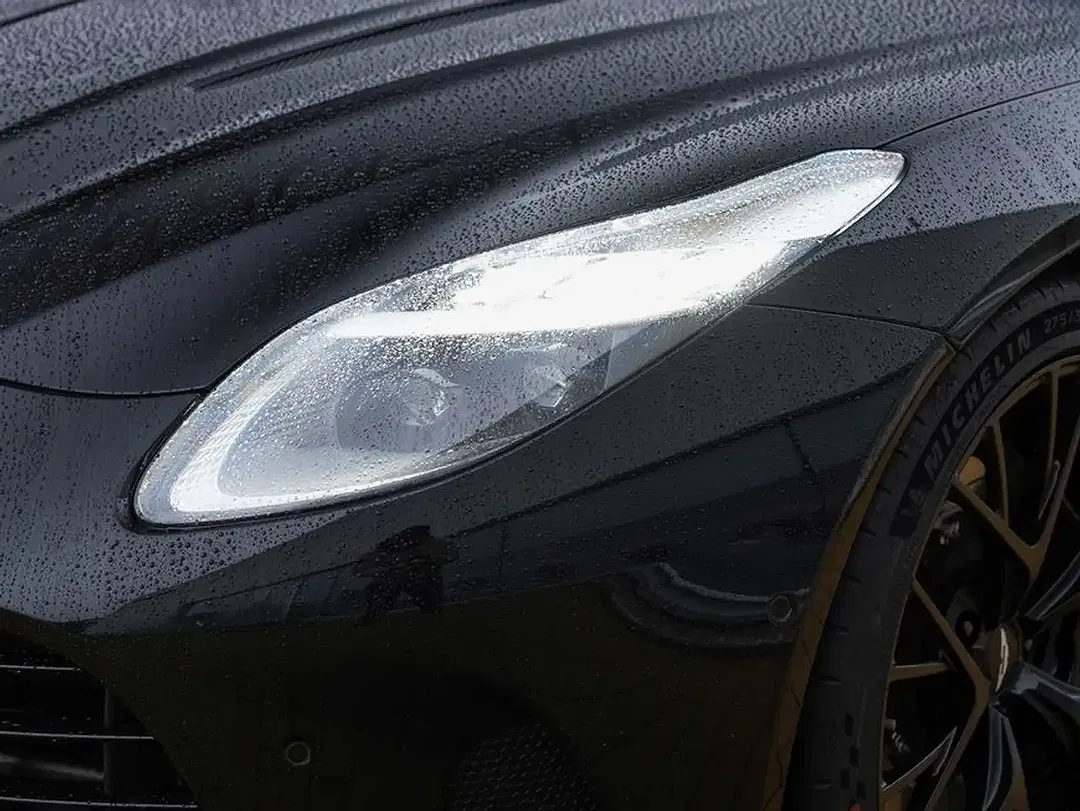 Aston Martin DB12 - Thumbnail 26