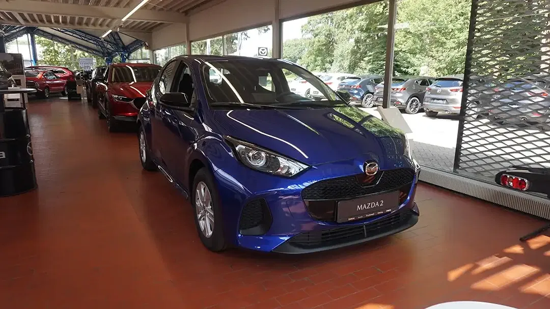 Mazda 2 - Thumbnail 3