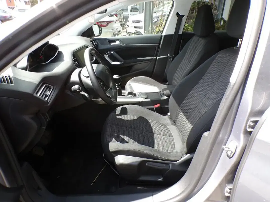 Peugeot 308 - Thumbnail 6