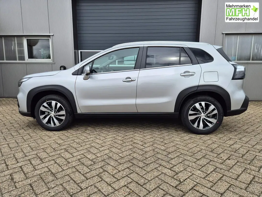 Suzuki S-Cross - Thumbnail 2