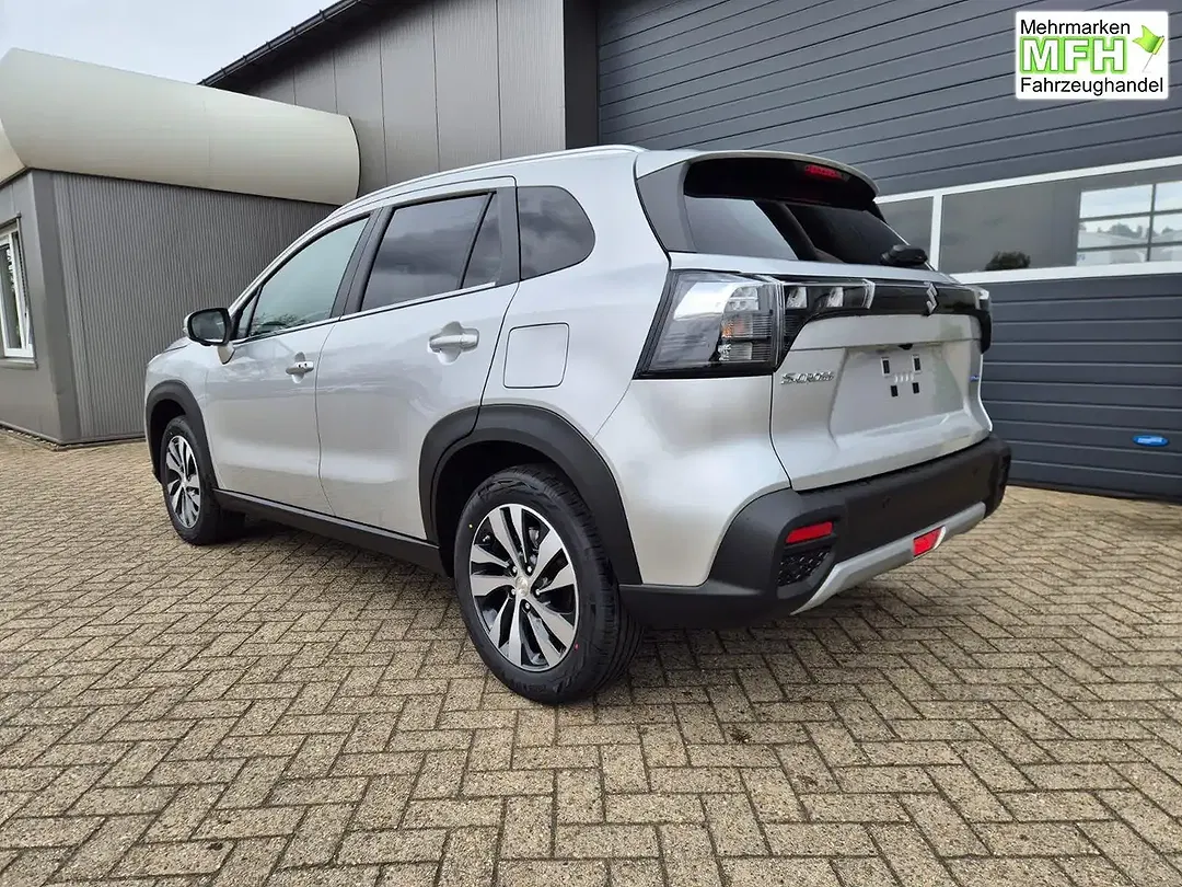 Suzuki S-Cross - Thumbnail 3