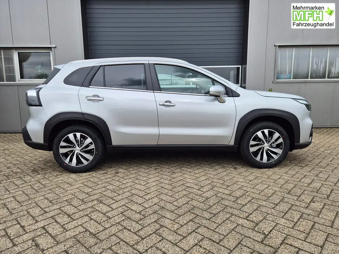 Suzuki S-Cross - Thumbnail 6
