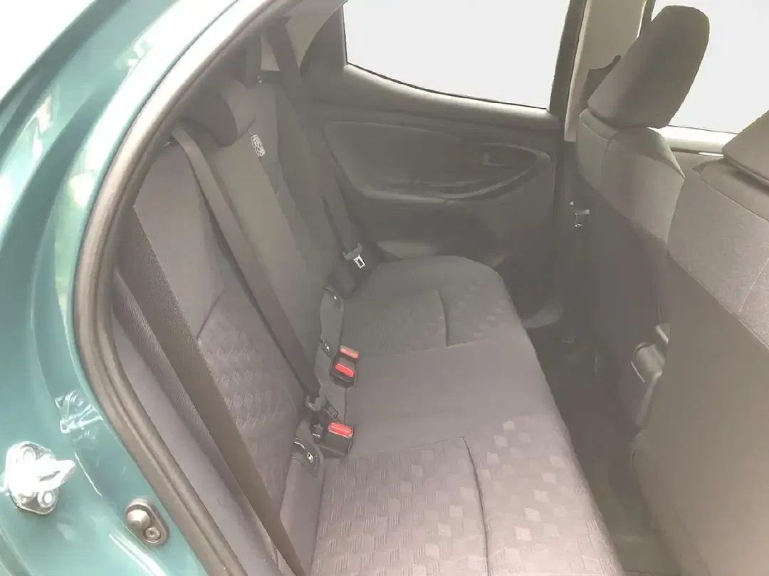 Toyota Yaris - Thumbnail 11