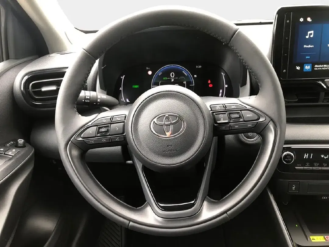 Toyota Yaris - Thumbnail 14