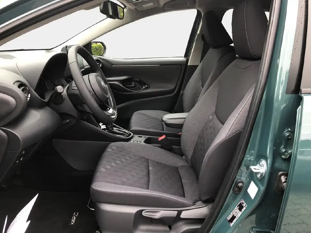 Toyota Yaris - Thumbnail 9