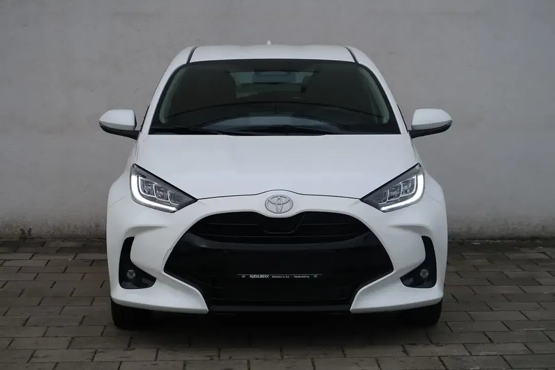 Toyota Yaris - Thumbnail 8