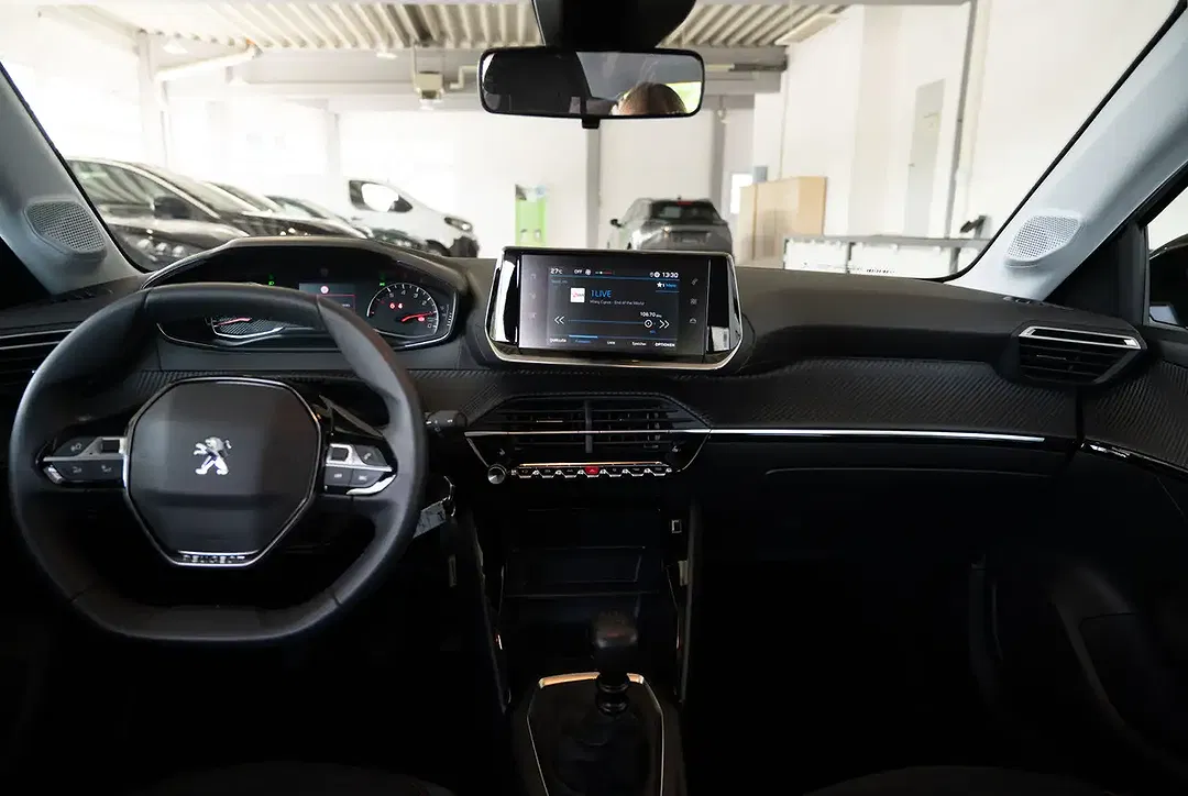 Peugeot 208 - Thumbnail 5