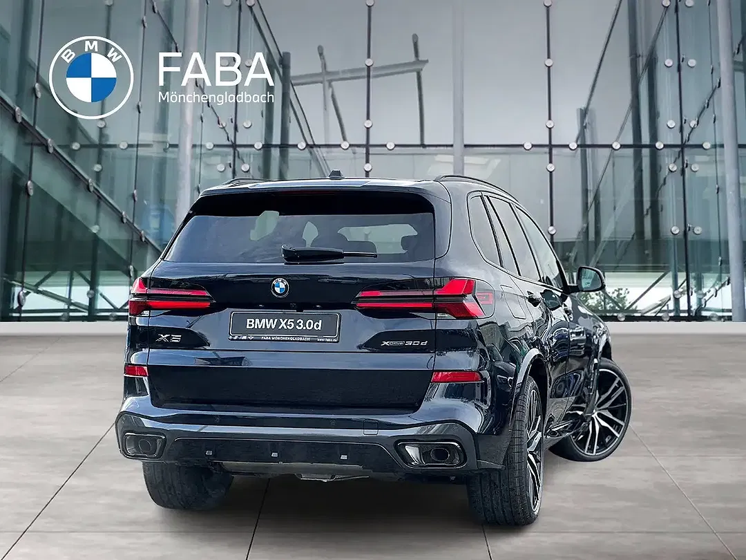 BMW X5 - Thumbnail 2