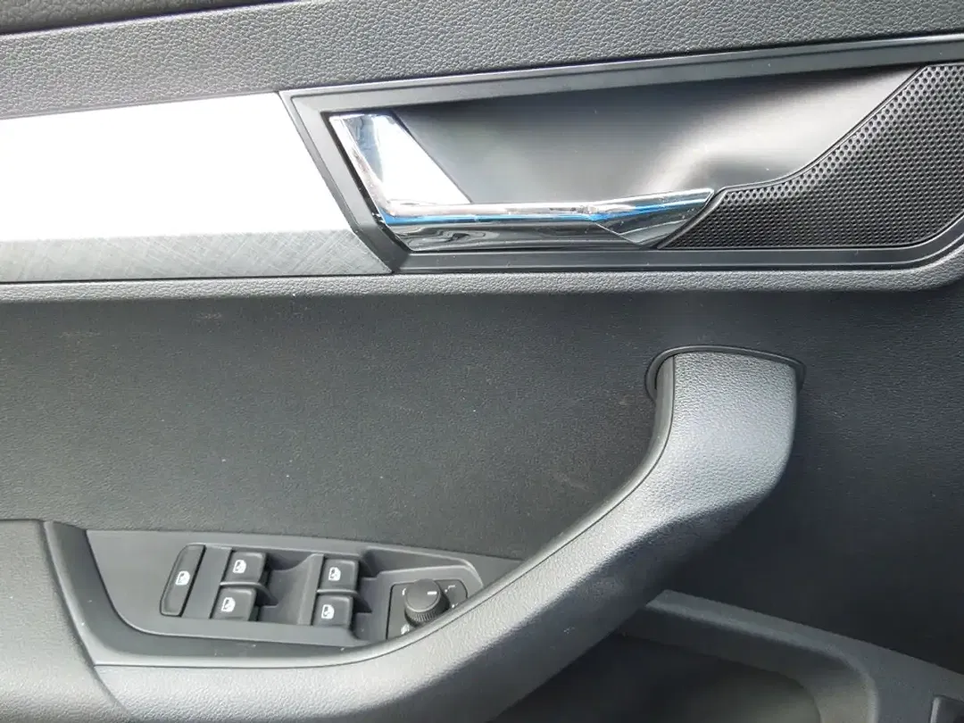 Skoda Karoq - Thumbnail 8