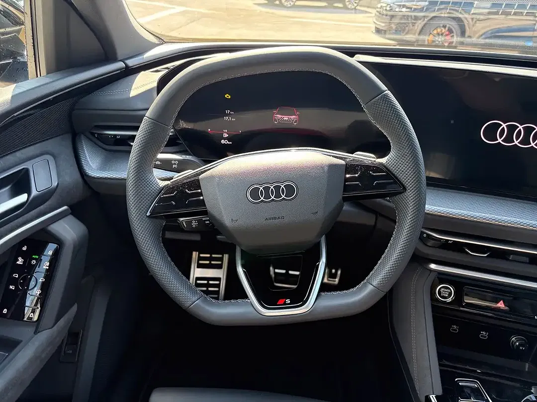Audi Q5 - Thumbnail 11