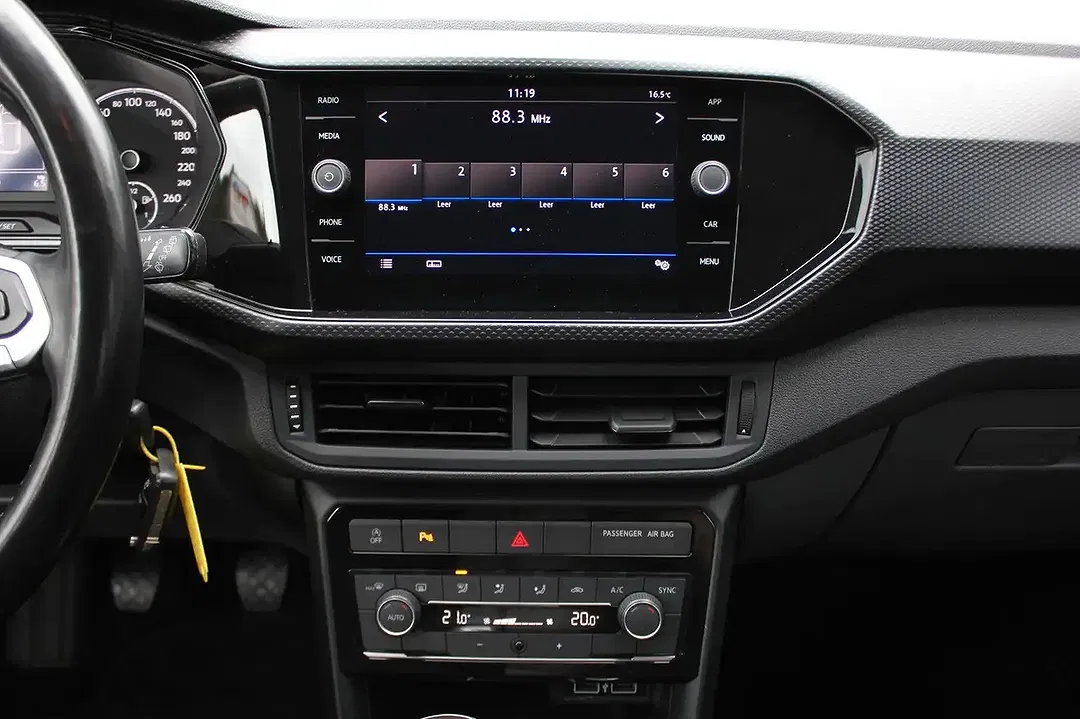 Volkswagen T-Cross - Thumbnail 10