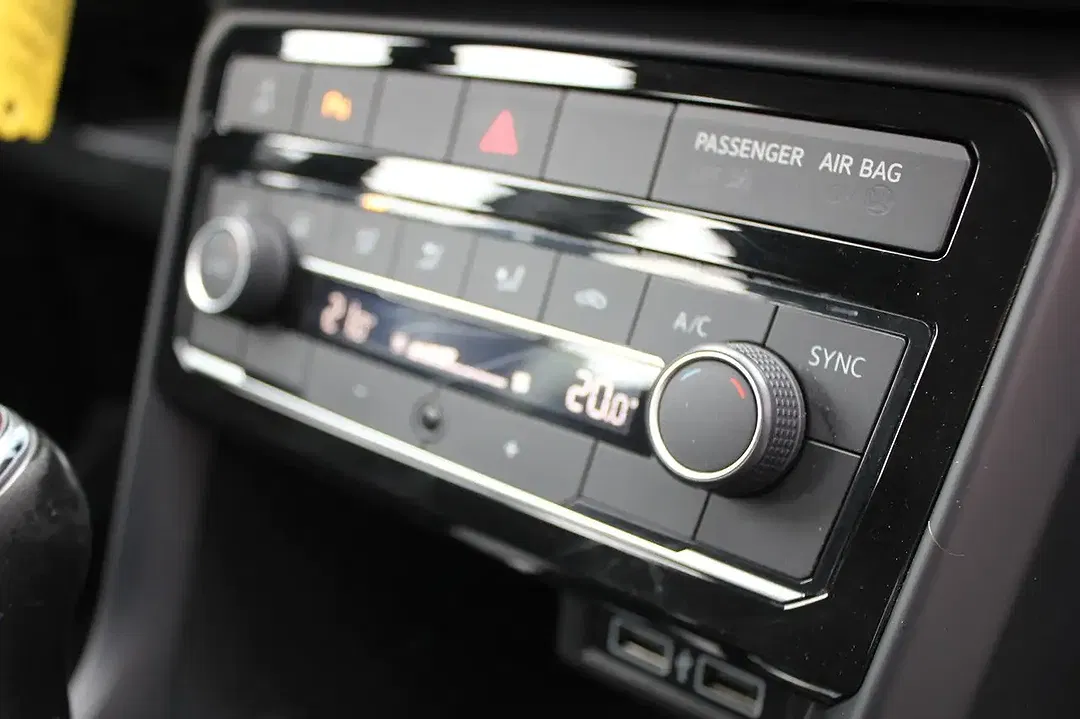 Volkswagen T-Cross - Thumbnail 12