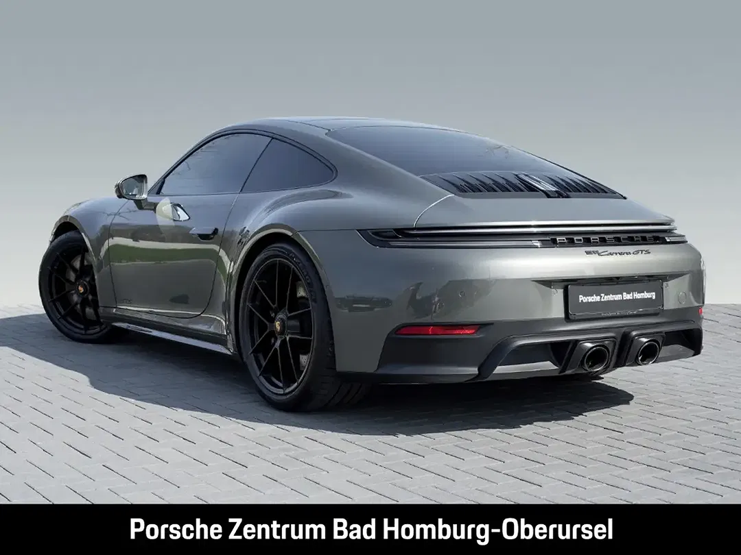 Porsche 992 - Thumbnail 3