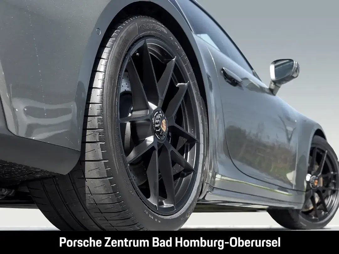 Porsche 992 - Thumbnail 6