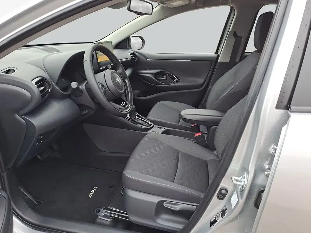 Toyota Yaris - Thumbnail 10