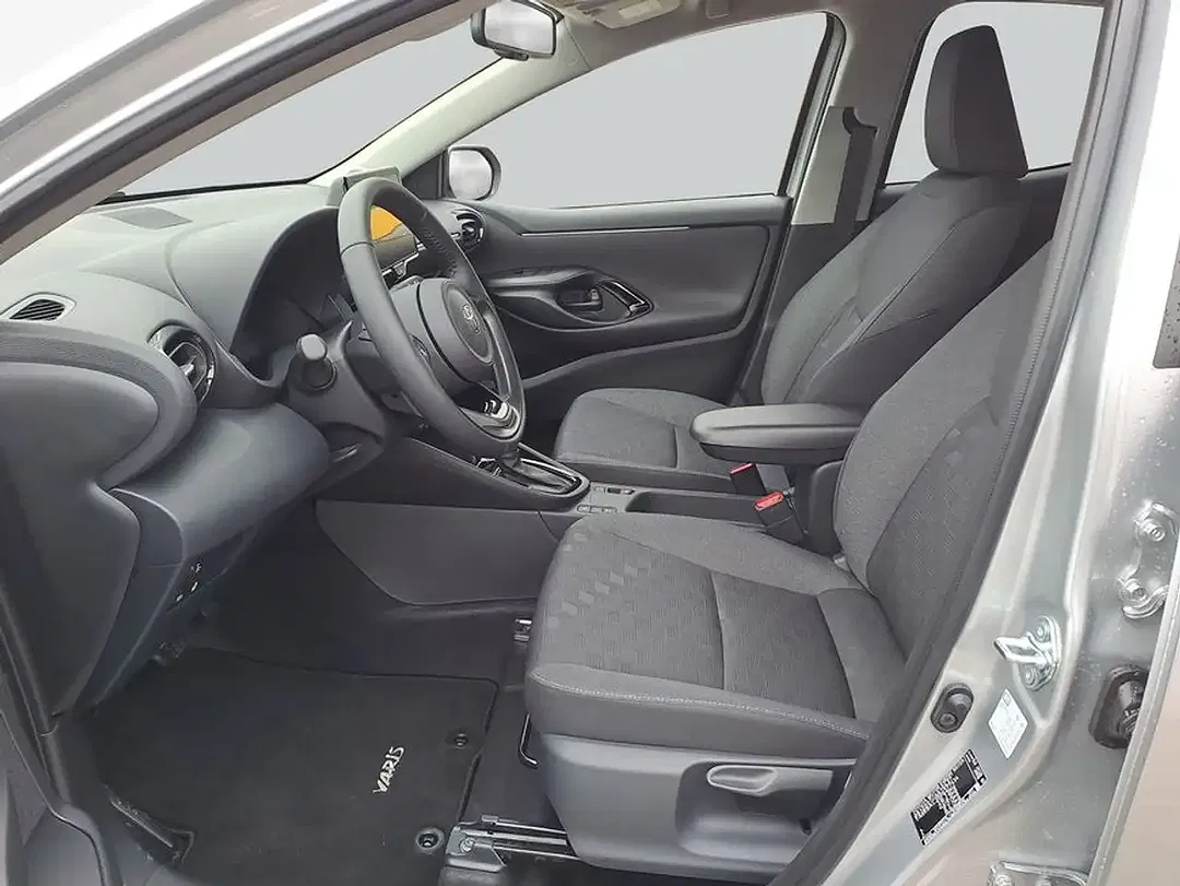 Toyota Yaris - Thumbnail 11