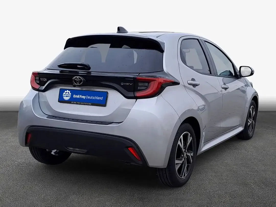 Toyota Yaris - Thumbnail 2