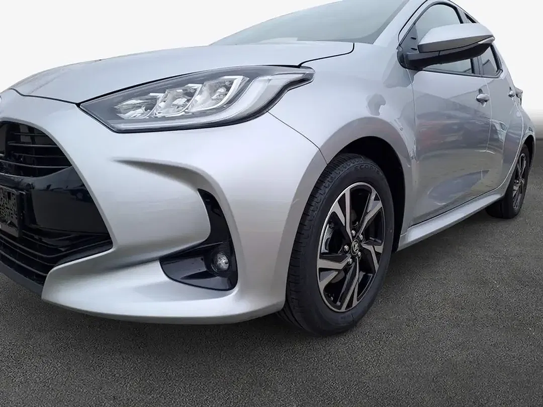 Toyota Yaris - Thumbnail 6