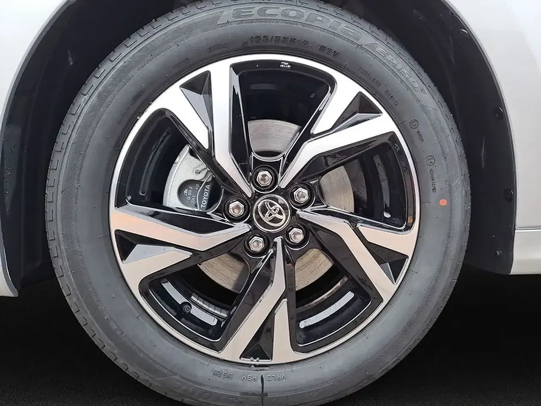 Toyota Yaris - Thumbnail 7
