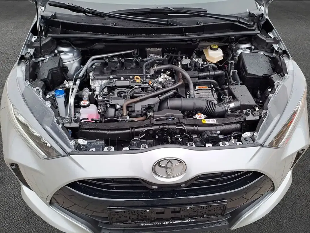 Toyota Yaris - Thumbnail 8