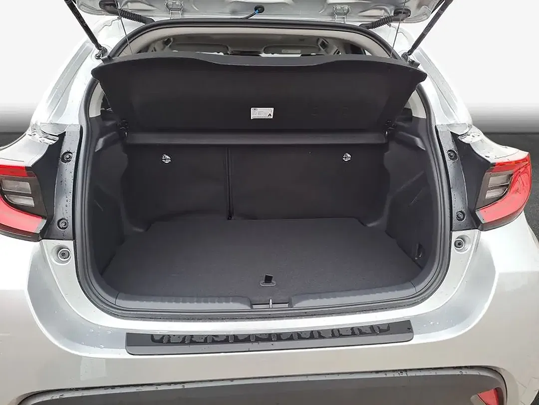 Toyota Yaris - Thumbnail 9