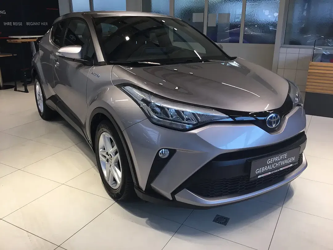 Toyota C-HR - Thumbnail 2