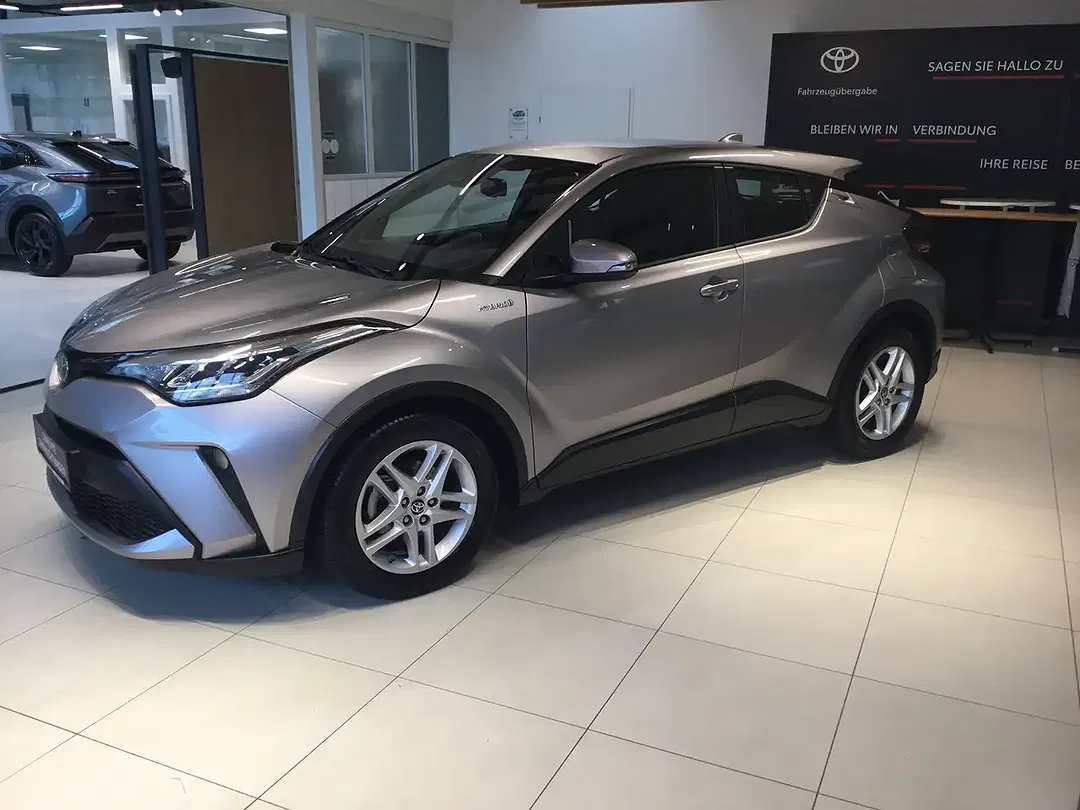 Toyota C-HR - Thumbnail 4