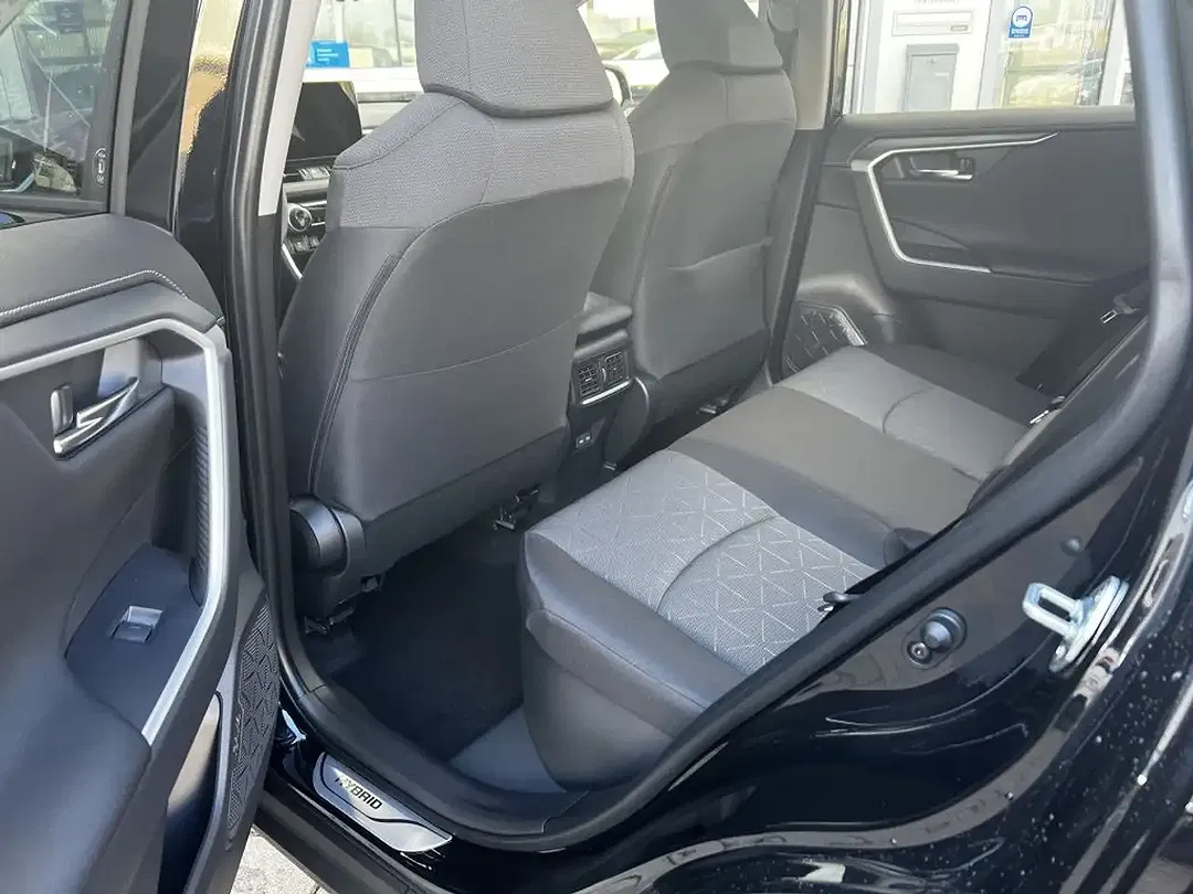 Toyota RAV 4 - Thumbnail 9