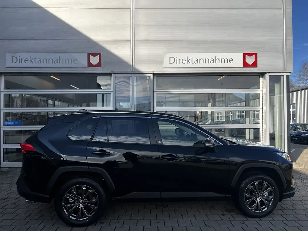 Toyota RAV 4 - Thumbnail 3