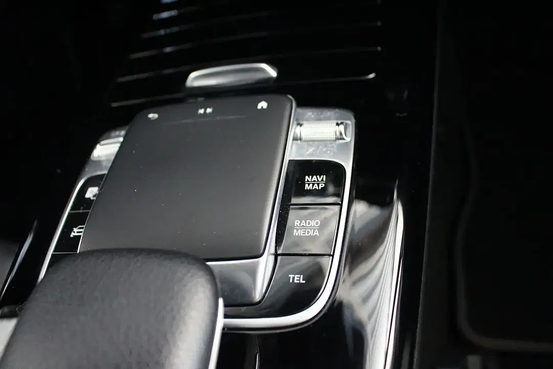 Mercedes-Benz A 220 - Thumbnail 12