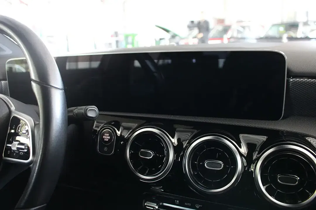 Mercedes-Benz A 220 - Thumbnail 15