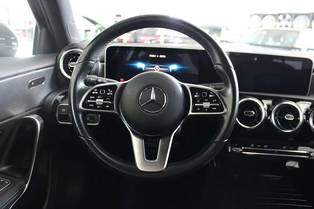 Mercedes-Benz A 220 - Thumbnail 9