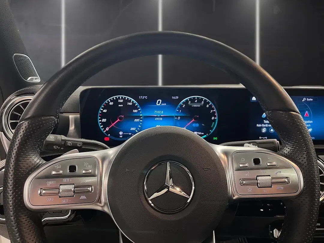 Mercedes-Benz A 250 - Thumbnail 8