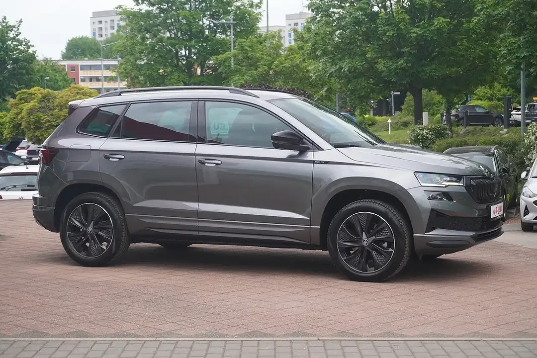 Skoda Karoq - Thumbnail 4