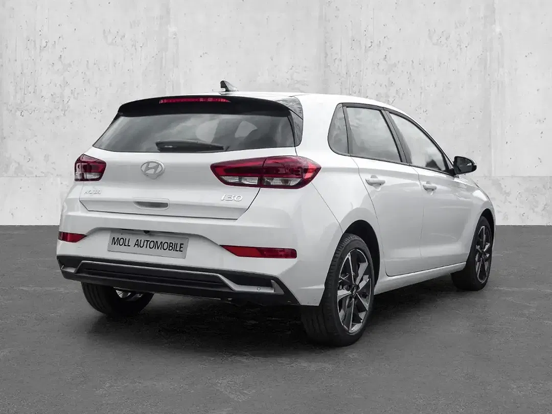 Hyundai i30 - Thumbnail 2