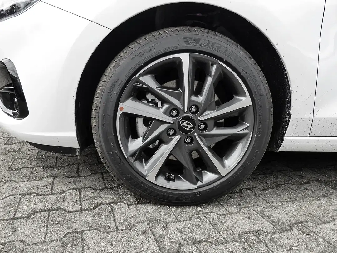 Hyundai i30 - Thumbnail 3