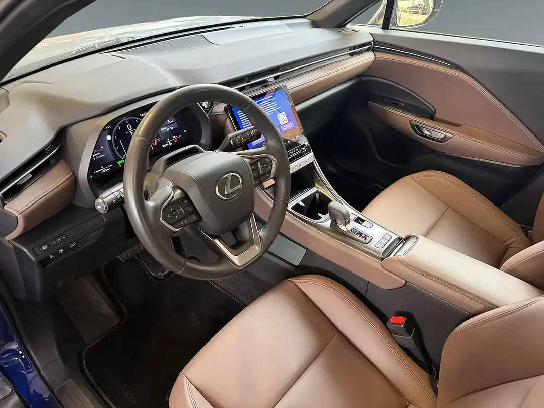 Lexus LBX - Thumbnail 10