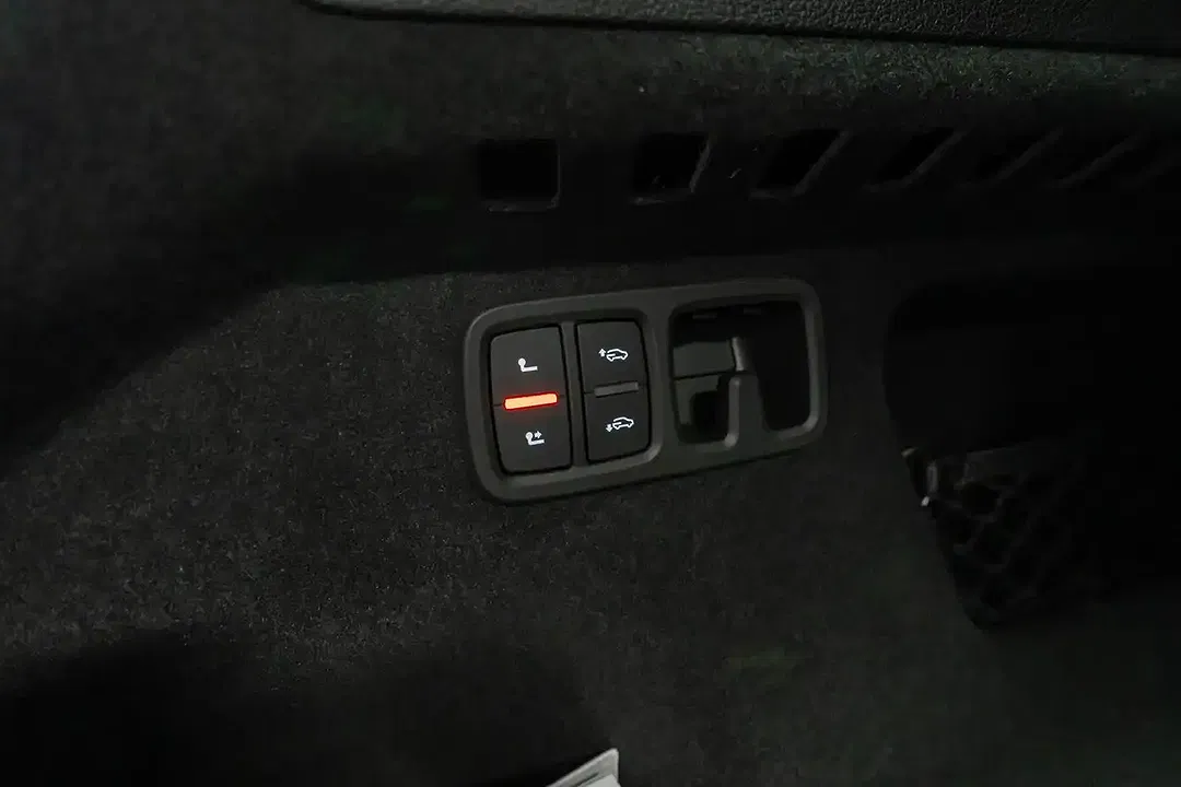 Audi Q8 - Thumbnail 24