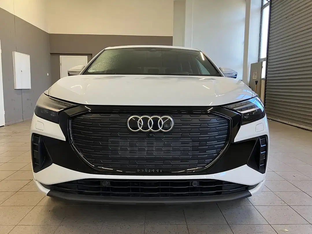Audi Q4 e-tron - Thumbnail 2