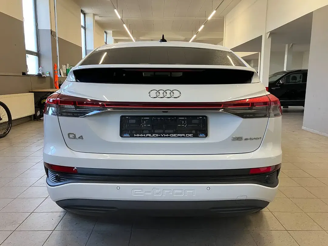 Audi Q4 e-tron - Thumbnail 4