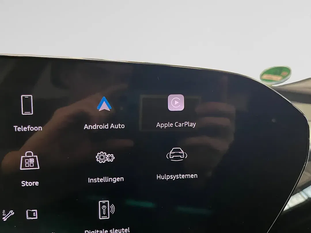 Audi Q6 e-tron - Thumbnail 4