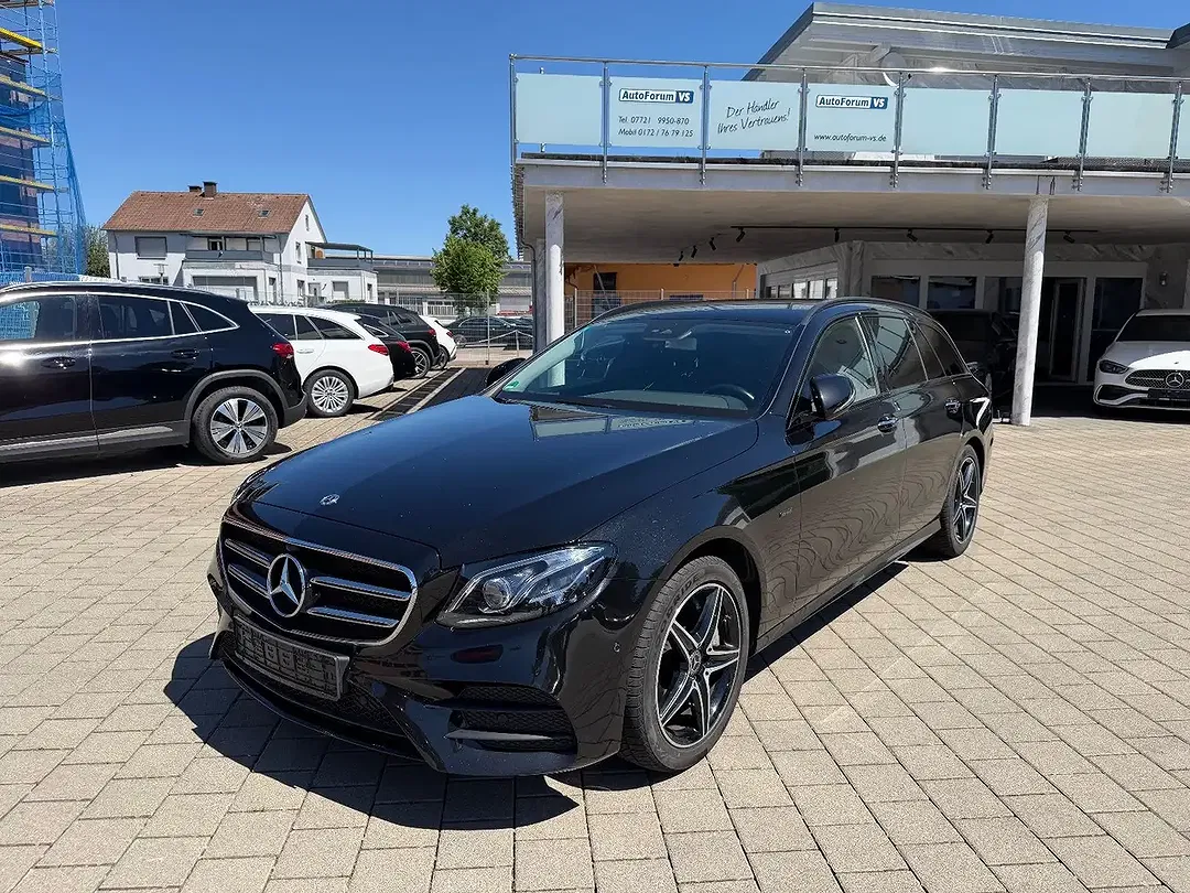 Mercedes-Benz E 300 MBUX Night