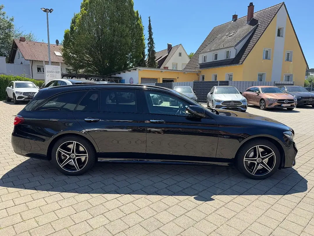 Mercedes-Benz E 300 - Thumbnail 4