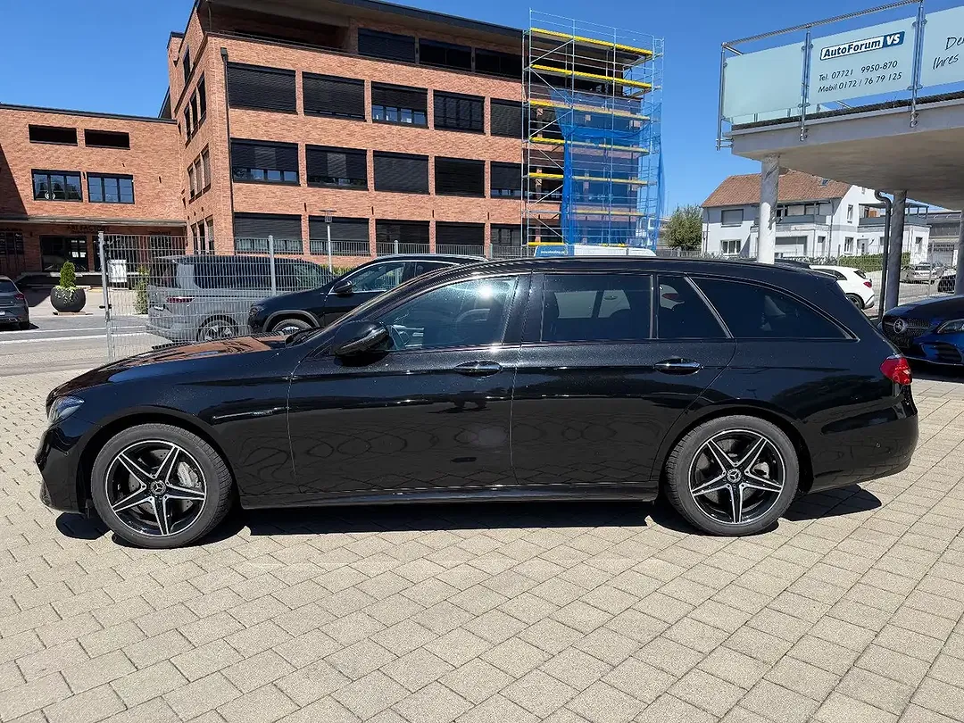 Mercedes-Benz E 300 - Thumbnail 5