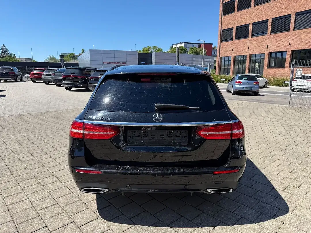 Mercedes-Benz E 300 - Thumbnail 6